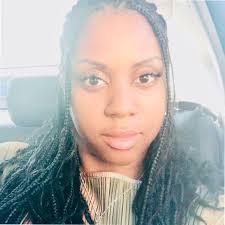 Eileen Mccartney's Instagram, Twitter & Facebook