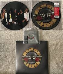 🎵🎶❤️🤘...... GUNS N' ROSES Greatest Hits Released This day, March 23, 2004