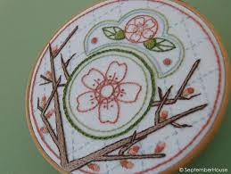 This is a single layer of stitches along the vertical axis of the figure, used for smaller shapes and motifs such as cherry or plum blossoms. So September Wind Water Arrives