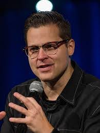 Tom Hammel's Instagram, Twitter & Facebook