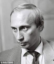 Left, vladimir putin in 2000. Vladimir Putin S Face Has Changed Dramatically Through The Years Daily Mail Online