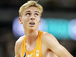 Hardlooptalent Laros scherpt Nederlands record 5 km op de weg aan