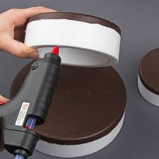 Mit pappe ist es möglich viele verschiedene und tolle dinge zu basteln. Anleitung Styropor Torte Mit Schokoriegeln Ideen Mit Herz