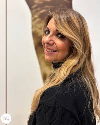 L'inizio di un cambiamento , schiariture e ricostruzione per Paola  ,rispettiamo al maaaimo la struttura dei suoi capelli 🥰#cambiodelook💇  #framesidecolorbdiamond #capellisaniebelli❤️ #nonsolodonnazerman  #moglianoveneto