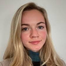 Carly Dunn's Instagram, Twitter & Facebook