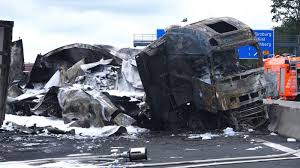 Un tânăr din sebeș a decedat după un accident petrecut pe o autostradă, în germania. Foto Video Accident Provocat De Un È™ofer Roman De Tir In Germania È™ase RÄƒniÈ›i È™i Pagube De Sute De Mii De Euro Alba24