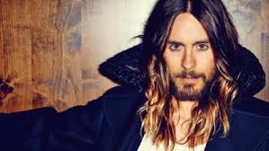 10 guapos actores que incursionaron en la música