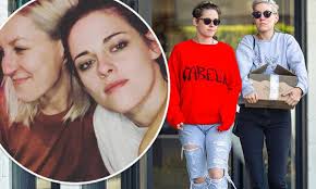 Soon after they started dating, dylan posted a black and white polaroid of her and kristen kissing with the caption, find me. Kristen Stewart Dylan Meyer Made Their Relationship Open On Instagram Daily The Azb