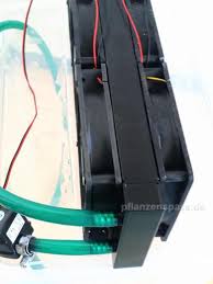 Um ihnen das prinzip zu erklären, was sie nach gusto für sich abwandeln können, bleiben wir mal bei der einfach umzusetzenden eimervariante. Klimaanlage Selber Bauen Wasser Und Pc Lufter So Kann Es Funktionieren Anleitung Pflanzenspass De
