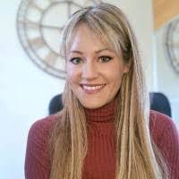 Faye Emery's Instagram, Twitter & Facebook