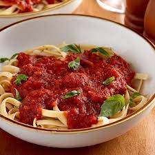You can use the left over sauce to make a meat sauce, or just add vegetables you can turn your pizza sauce into a sauce perfect for dipping appetizers such as nachos or mozzarella sticks. Can You Use Pasta Sauce On Pizza The Differences Explained