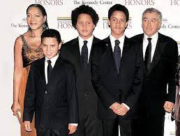 Read on to find more about his family: Surrogatnoe Schaste Robert De Niro Wife Wife And Kids Robert De Niro