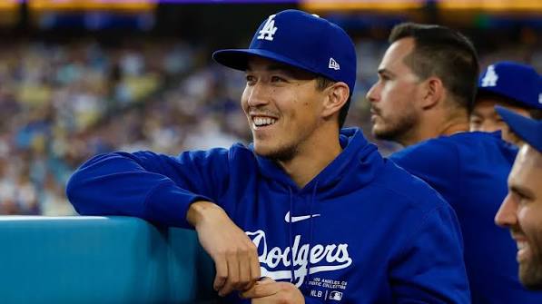 Dave Roberts had high praise for Tommy Edman following his 3-hit, 3-RBI game against the Phillies 🫡 So good to see him fully healthy and contributing in big ways.