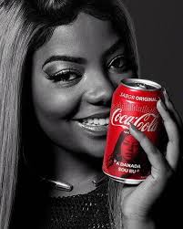 Danados, quero ver todo mundo chegar chegando, com a latinha na mão, porque  começou a votação do #CocaCola #FanFeat! 🤘🏾 Só tem gente bacana nessa  parada e os 3 mais votados vão