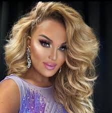 Hello queens I am Vendetta VonGore (mason Gore) I'm a inspiring drag queen.  New to the group to get inspiration and make friends .