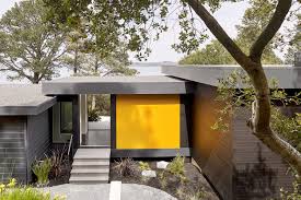 Bungalow exterior paint colors are casual and woodsy, evoking a stunning storybook appeal. 10 Easy Pieces California Architects Exterior Paint Picks Gardenista