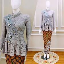 Model baju kebaya terbaru masing sering digunakan oleh wanita indonesia khususnya wanita jawa buat anda para wanita modern mungkin baju kebaya adalah baju yang memiliki desain elegan. Desain Kebaya Batik For Android Apk Download
