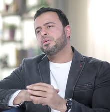 ولم تمر سوى ساعات حتى علق الفنان تامر حسني، على المنشور الأخير للفنانة حلا شيحة بشأن تبرئها من فيلم «مش أنا»، الذي قامت ببطولته أمامه، وكتب تامر منشورًا عبر حسابه الرسمي على موقع التواصل. Ù…ØµØ·ÙÙ‰ Ø­Ø³Ù†ÙŠ ÙˆÙŠÙƒÙŠØ¨ÙŠØ¯ÙŠØ§
