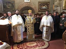 Mănăstire de călugări încă din anul 1800, la rarău se ostenesc întru slava domnului, alături de părintele veniamin, alți 20 de călugări. PÄrintele Episcop Veniamin A Slujit La MÄnÄstirea RÄzboieni NeamÈ Mitropolia Moldovei Èi Bucovinei Arhiepiscopia IaÈilor