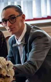 Bonsoir mon bébé est en siège et je recherche une acuponctrice ( femme  obligatoire ) dans les alentours de gilly ou gilly même qui pratique pour  se genre de problème :) ! Merci