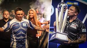 Welsh thrower gerwyn price has made a big impression since joining the pdc circuit in 2014 after winning a tour card at qualifying school. Ex Rugby Spieler Bad Boy Image Grinch So Tickt Darts Weltmeister Gerwyn Price Sportbuzzer De