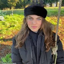 A look inside the studio w/ damian jr. Damian Hurley Is Spitting Image Of Mother Elizabeth During Outing Damian Hurley Mother Images Beautiful Celebrities