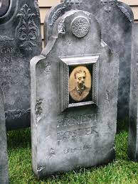 Halloween Decor Diy Inspiration Instead Of Just A Plain Homemade Gravestone Use A Dol Halloween Outside Diy Halloween Decorations Halloween Haunt