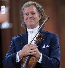 André Rieu - Fan comment on my Instagram account "Love your music! Wish you  a lucky tour 2017 with a lot of success! Have fun playing your music!" Are  you planning to