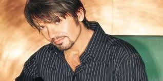 Jeff Bates brings swagger, sweetness and salvation, too