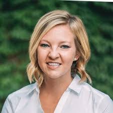 Rebecca Estes's Instagram, Twitter & Facebook