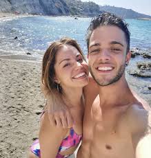 Sie war von 2002 bis 2016 turniertänzerin in deutschland. So Verliebt Turteln Christina Luft Und Luca Hanni Im Urlaub Promiflash De