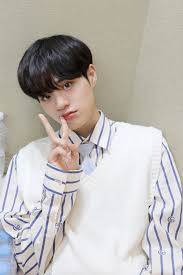 The world in seoul #강다니엘 . Wanna One Fancafe On Twitter Cute Love Wallpapers David Lee Lee Daehwi