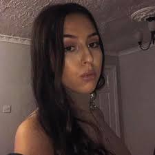 Kerry Wray's Instagram, Twitter & Facebook