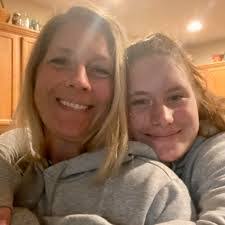 Amber Schmidt's Instagram, Twitter & Facebook