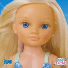 👗💖Nancy, la emblemática muñeca de Famosa, es la compañera ideal para  todas las generaciones, reflejando moda, aventuras y sueños. ✨. , En Vía  Toys, te ofrecemos una amplia variedad de modelos de Nancy ...