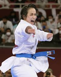 Competitors are judged on such things as strength, deportment and interpretation. Olympics Spain S Sanchez Gold Japan S Shimizu Silver As Karate Debuts