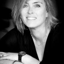 Can anyone recommend a really good Joiner to build bookshelves? Thanks