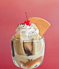 Split expenses with any group: Bananen Split Eis Leinwandbilder Bilder Eisbecher Eis Geschmack Myloview De