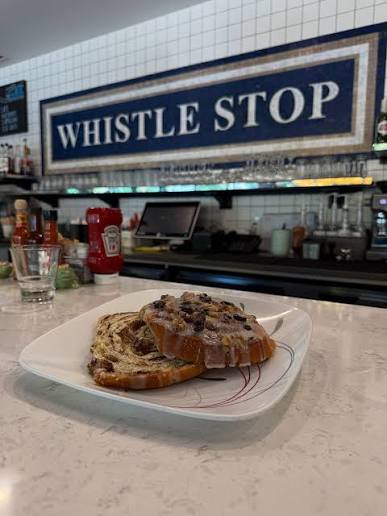 🍽️ Brunch dreams are made right here at Whistle Stop in Birmingham, MI!✨  Swipe through and feast your eyes on just a few of our homemade favorites:  👉 Fluffy cinnamon roll baked