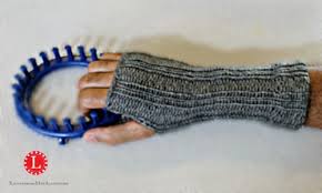 How to loom knit quick & easy fingerless mittens (diy tutorial). Fingerless Gloves On A Knitting Loom Loom Crochet Loom Knitting Stitches Round Loom Knitting