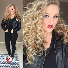 Sandy From Grease Hair Makeup And Outfit Look Grease Outfits Spirit Week Outfits Grease Costumes