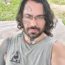 Robert Leite's Instagram, Twitter & Facebook