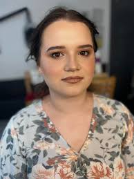 Andreea Dobos Make-up Artist