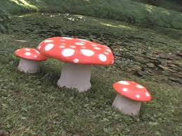 How To Make Toadstool Table And Chairs Garden Table And Chairs Garden Art Table And Chairs