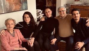 Desta vez, tarcísio meira e glória menezes, um dos casais com maior prestígio na televisão brasileira, não tiveram contrato renovado e foram tarcísio e glória participaram da primeira novela na globo em 1976, chamada sangue e areia. Juntos Ha 57 Anos Tarcisio Meira E Gloria Menezes Encantam Web Em Momento Raro Esse Casal E Dez F5 Noticia