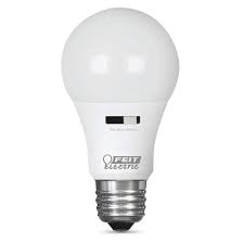 Philips light bulbs provide soft white light with warm dimming making it a good light for applying your makeup. Feit Electric Intellibulb Colorchoice A19 Soft White Cool White Daylight Led Light Bulb At Menards