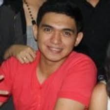 Julio Mallari (@JulioBatutaero)