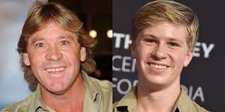 Terri/bindi/bob irwin talking | croc show australia zoo. Steve Irwin S Son Follows Dad S Footsteps In Photo With Crocodile