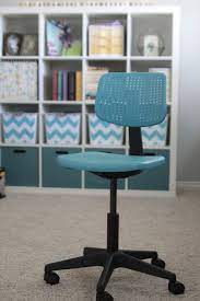 Spray Paint Desk Chairs To Match Your Decor It S Always Autumn Dorm Room Diy Dorm Diy Painted Desk