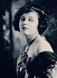 Who is Mary Thurman dating? Mary Thurman boyfriend, husband